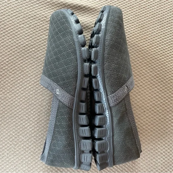 Skechers EZ Flex 2 Cuddle Up Memory Foam Slip on Shoes Size 9 faux suede EUC - Picture 10 of 13